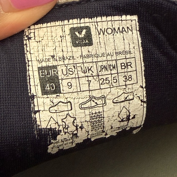 Veja Women's V-12 Low Top Sneaker Shoes | Size 9 - Picture 14 of 14